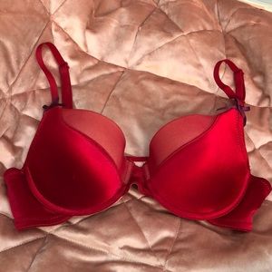 Red Bra (32B)